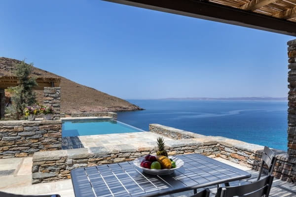 3 room luxury studio for rent, in Xyla beach, Kea island, Cyclades